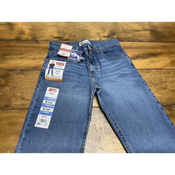 Wrangler Youth Boys Size 12 Classic Straight Blue Jeans Denim Pants NWT - Picture 3 of 11